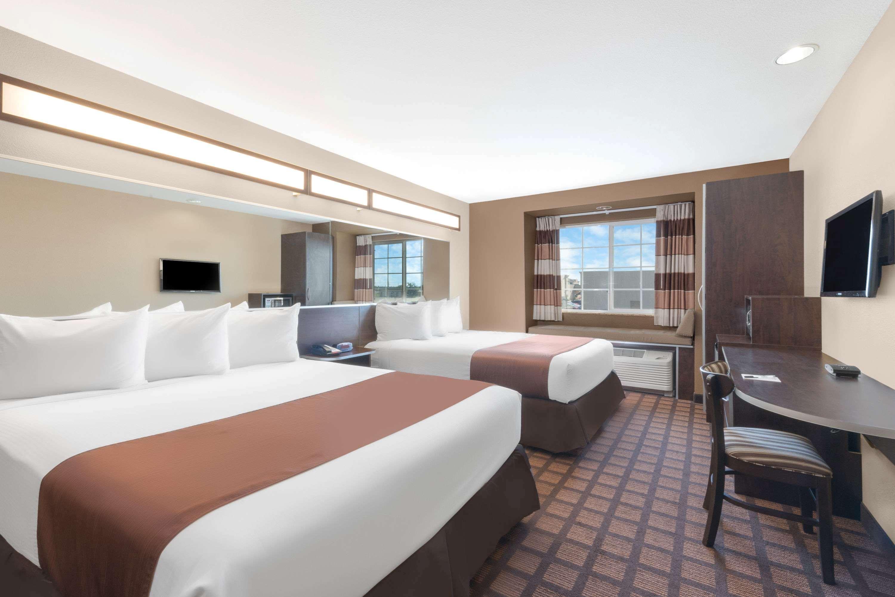 Microtel Inn & Suites By Wyndham Midland Luaran gambar