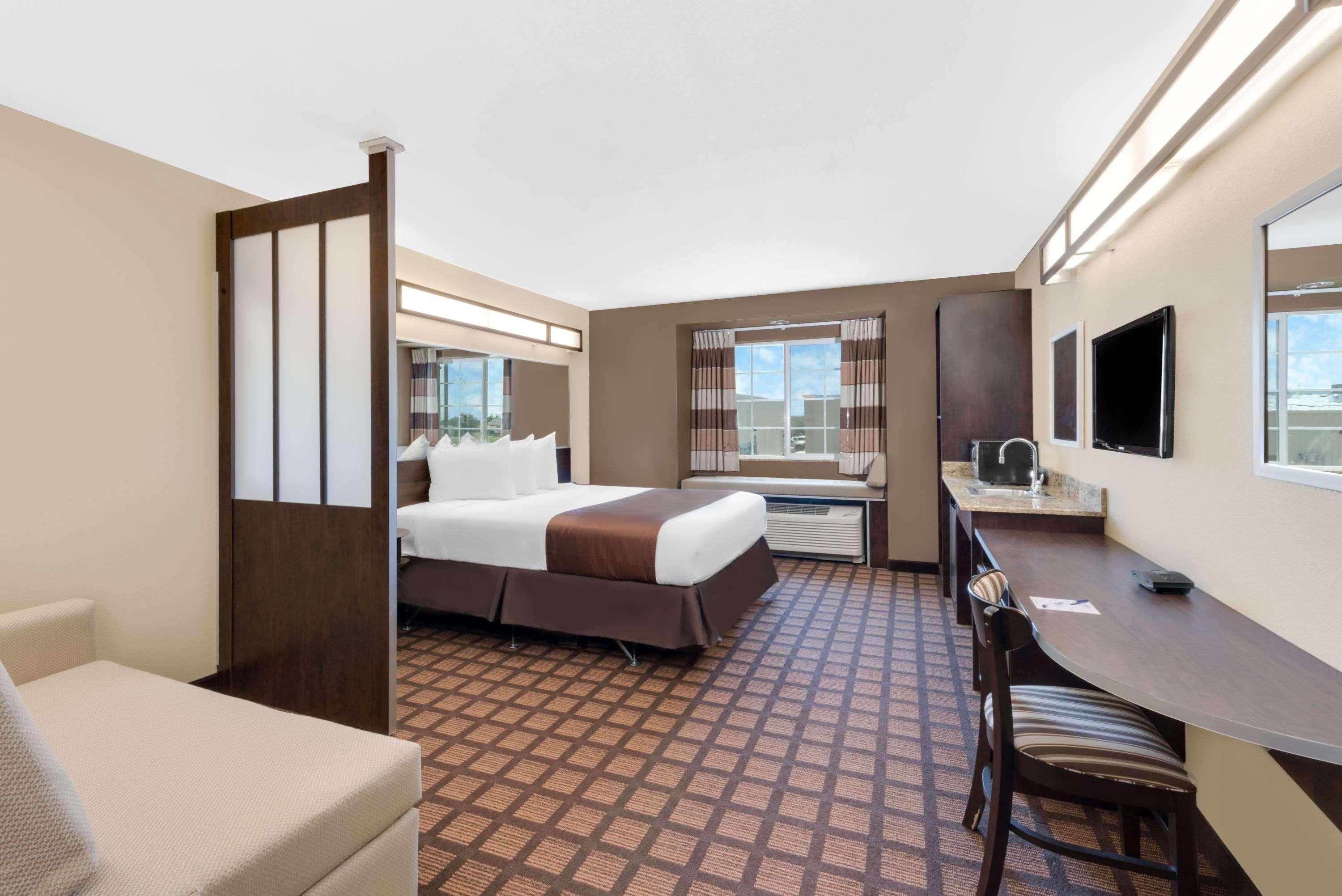 Microtel Inn & Suites By Wyndham Midland Luaran gambar