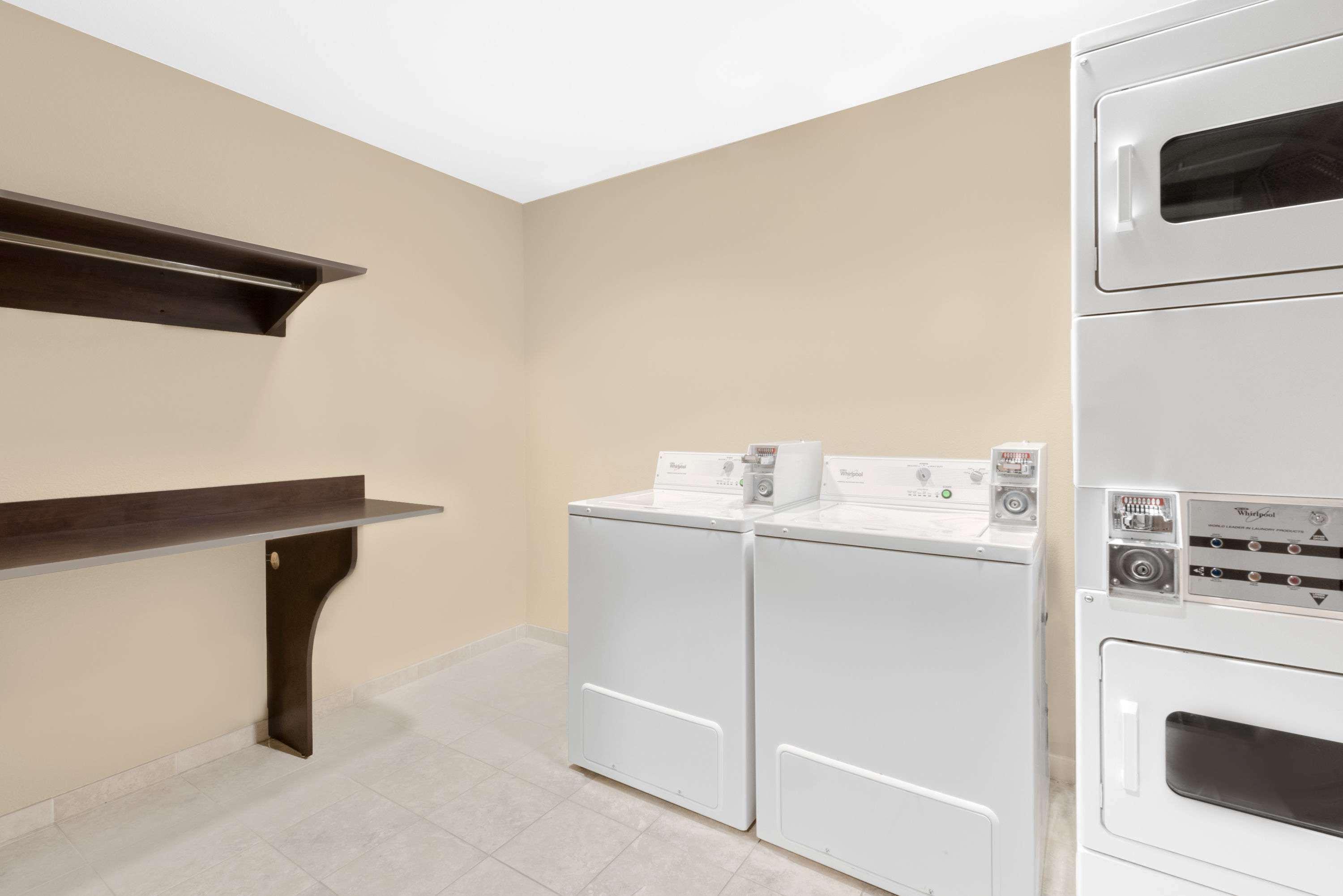 Microtel Inn & Suites By Wyndham Midland Luaran gambar