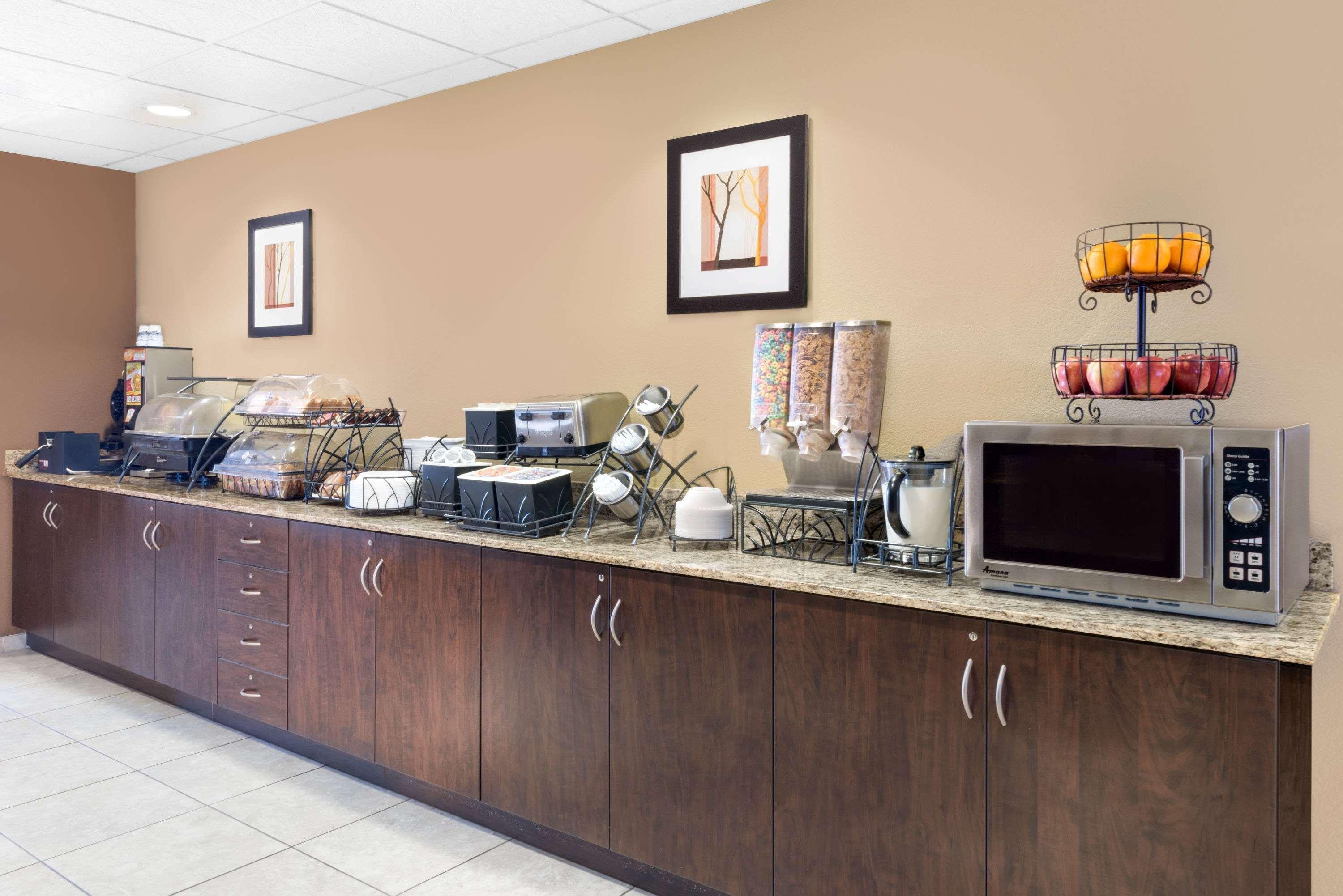 Microtel Inn & Suites By Wyndham Midland Luaran gambar