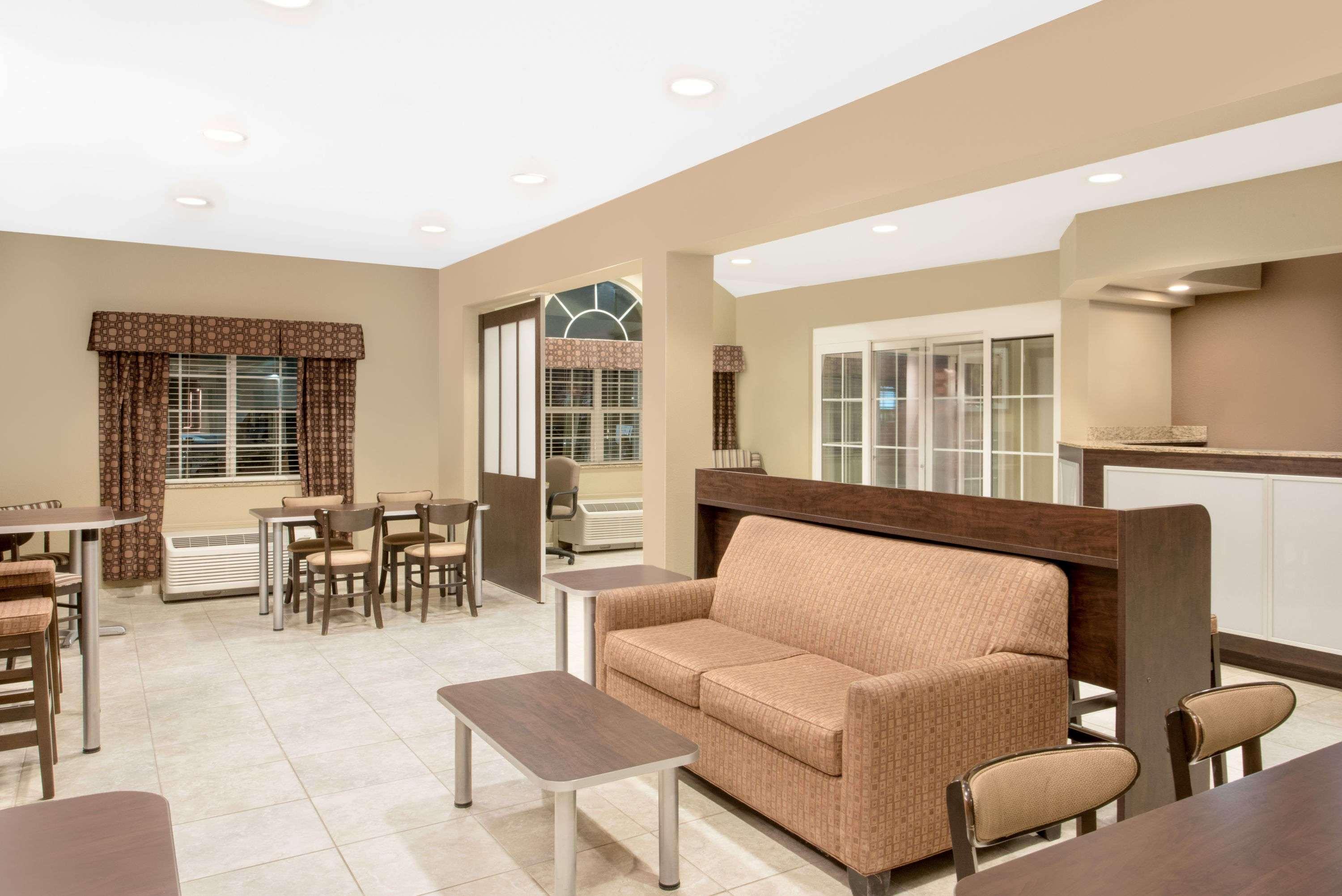 Microtel Inn & Suites By Wyndham Midland Luaran gambar