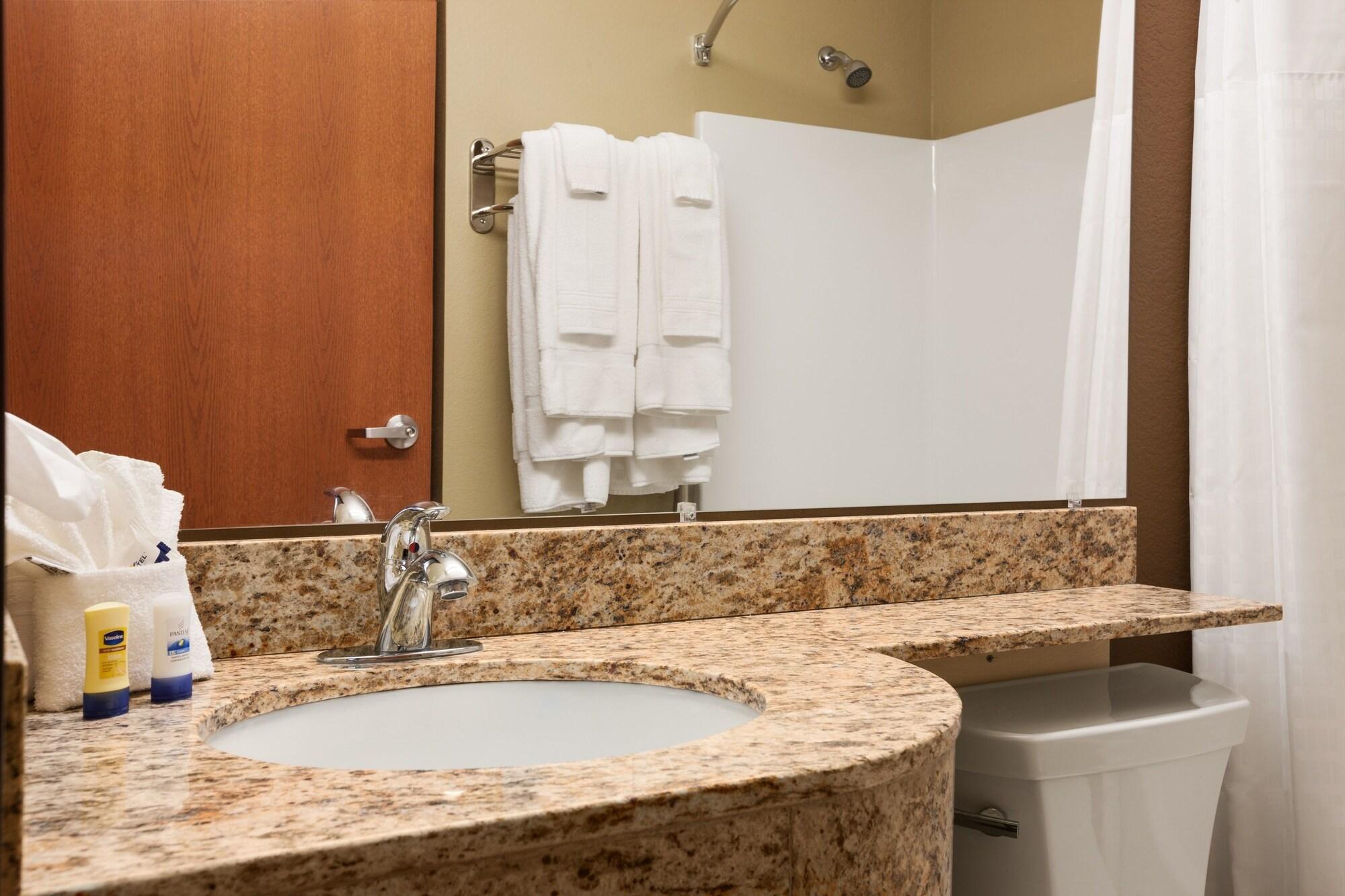 Microtel Inn & Suites By Wyndham Midland Luaran gambar