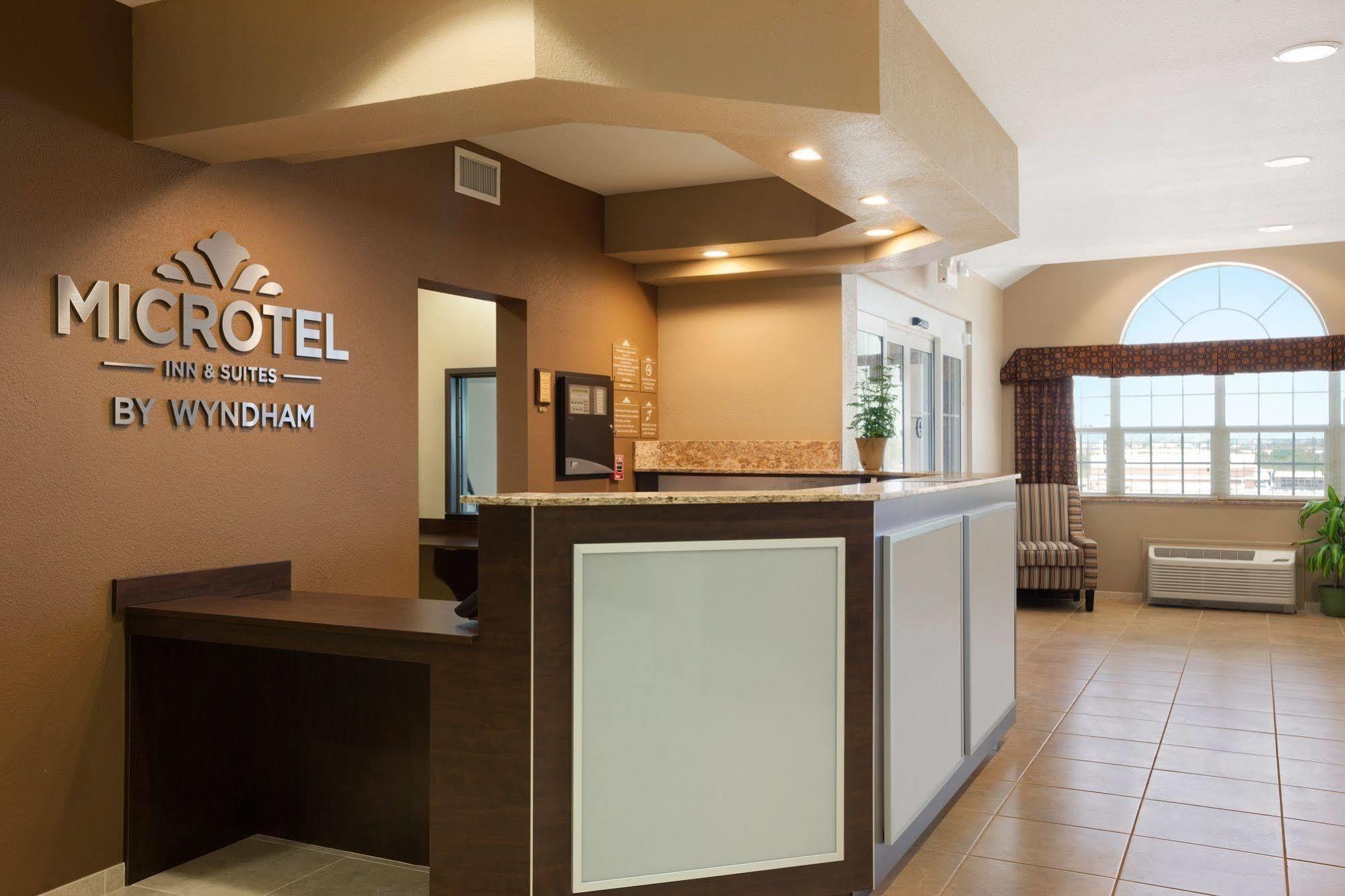 Microtel Inn & Suites By Wyndham Midland Luaran gambar